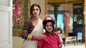 Dhara Prepares For Uttarayan