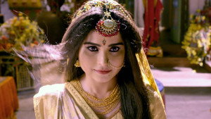 Kutila Helps Gopika, Vallabh