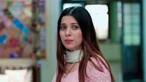 Raavi Gets Scared