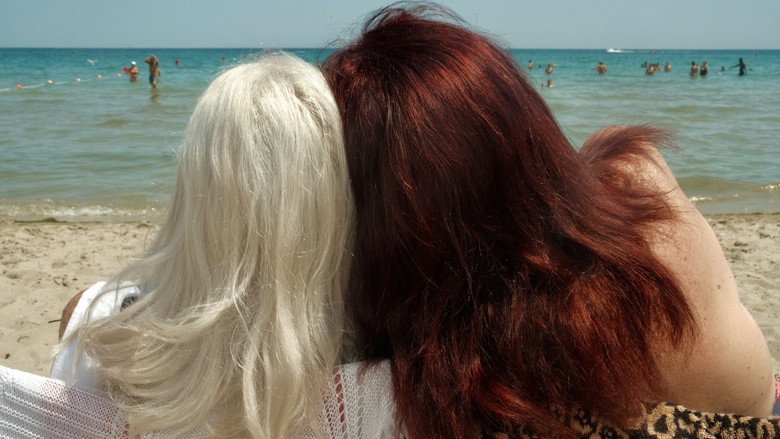 Cecilia, Manuela y el Mar backdrop
