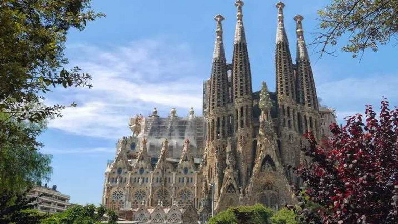 Sagrada Familia, le rêve achevé de Gaudi backdrop