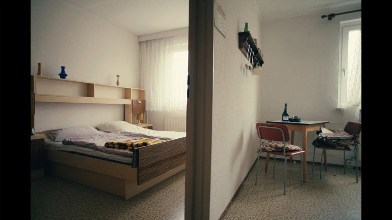 Unbemerkt verstorben backdrop