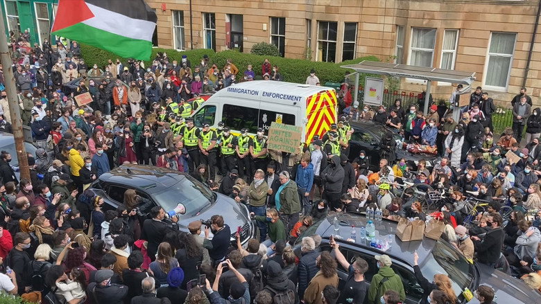 Everybody to Kenmure Street backdrop