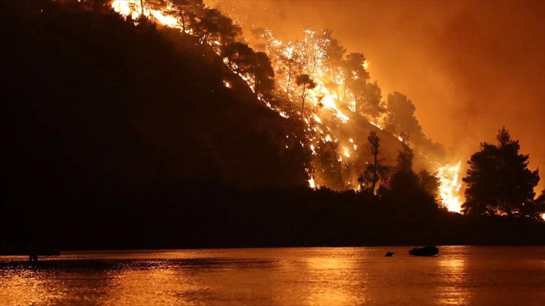 La Méditerranée en feu backdrop