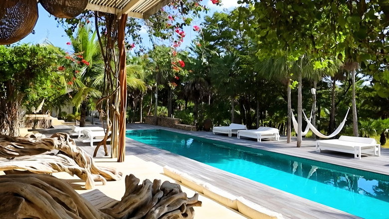 Casas Que Valem A Viagem backdrop