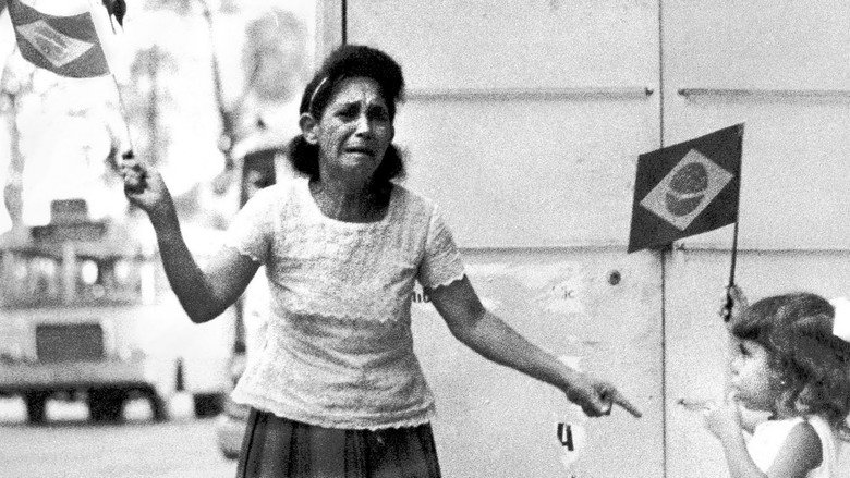 Triste Trópico backdrop