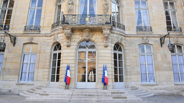 Ça ne peut pas continuer comme ça! backdrop
