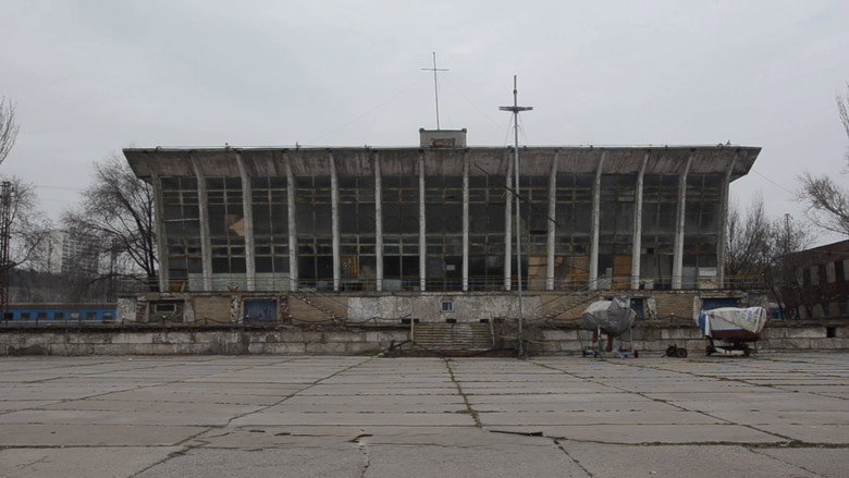 Me and Mariupol backdrop