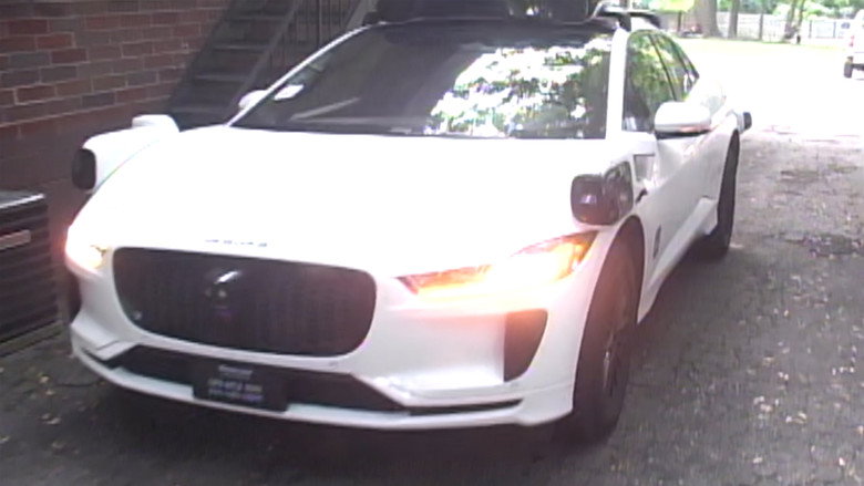 A Waymo™ Blocks My Neighbours Door For Around 39 Minutes backdrop