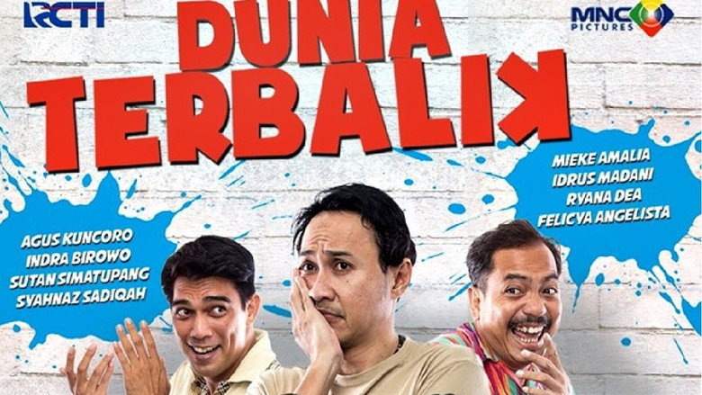 Dunia Terbalik backdrop